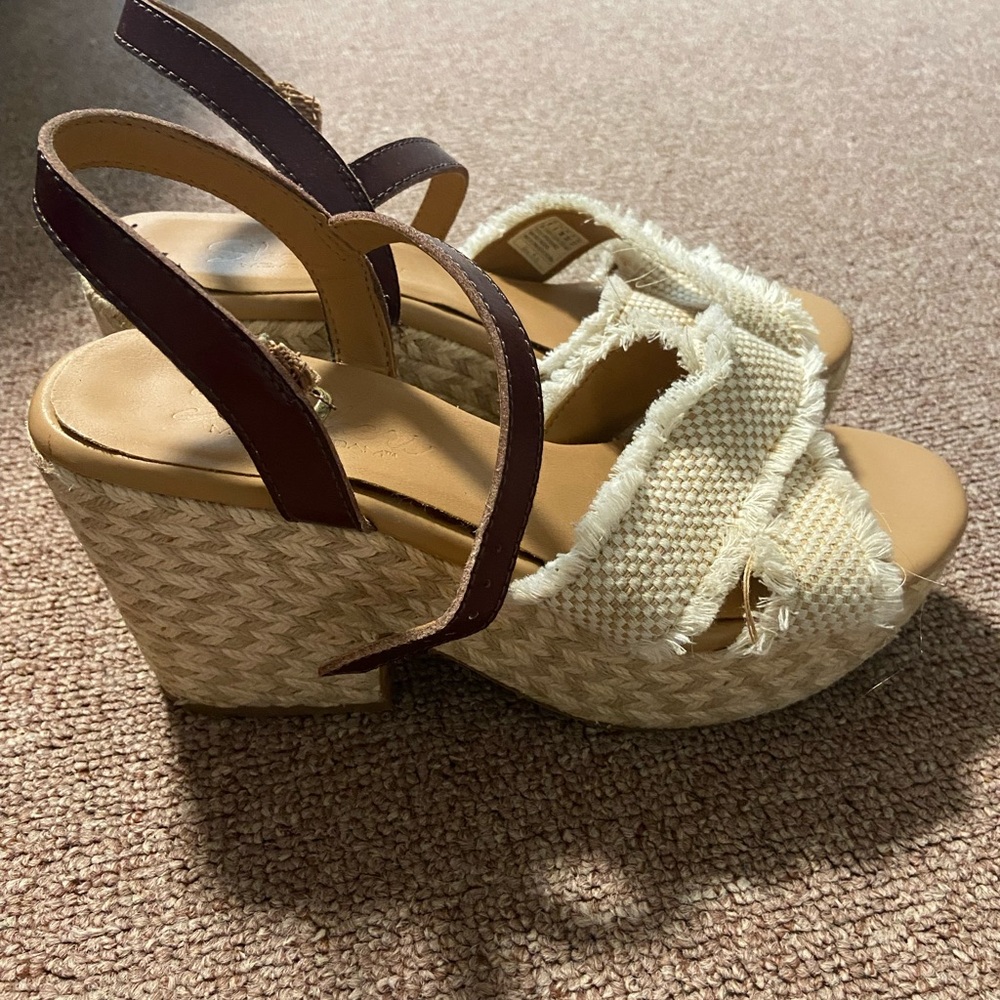 Women’s sandals